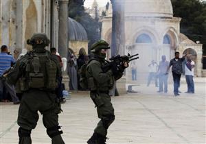 الهلال الأحمر الفلسطيني: إصابة عدد كبير من المصلين بالمسجد الأقصى 