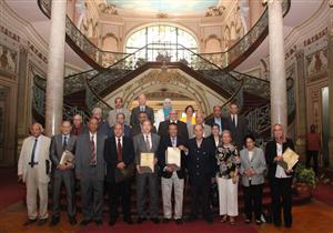 "عين شمس" تكرم 13 أستاذًا من الحاصلين على جوائز الجامعة التقديرية