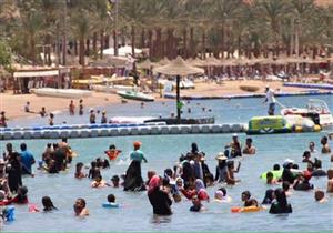  مرشد سياحي ينتقد سلوكيات المصريين في شرم الشيخ والغردقة.. ومسئول يرد