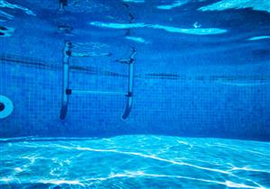 حمامات السباحة مليئة بهذه الأمراض.. لهذه الأسباب 