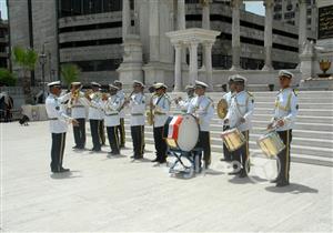بالصور- احتفالا بعيد الإسكندرية.. عرض لـ"الموسيقى العسكرية" أمام الجندي المجهول