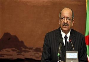 وزير خارجية الجزائر يغادر بعد تسليم رسالة للسيسي من "بوتفليقة"