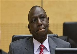 احتراما للأذان.. الرئيس الكيني يتوقف عن الحديث خلال خطبة جماهيرية (فيديو)