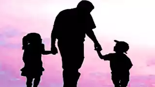 في يوم اليتيم.. الأزهر للفتوى: كفالة اليتيم من أعظم أنواع البر وسبيل إلى الجنة