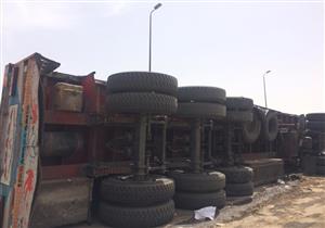 انقلاب مقطورة محملة بالأقماح بوصلة هضبة الأهرام