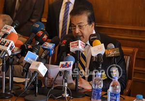 "هل تحصَّل مصاريف الجامعات الأجنبية بالعملة الصعبة؟".. الوزير يرد - فيديو