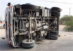 مصرع 4 أشخاص وإصابة 11 في انقلاب ميكروباص بالبحيرة