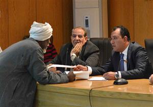 بالصور.. 35 ألف و430 شكوى من المواطنين لمحافظ الأقصر خلال عامين ونصف