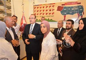 محافظ بني سويف يزور محل جزارة الطبيبات الثلاث (صور)