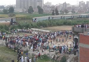 بالفيديو والصور.. الشرطة العسكرية تفرض كردونًا أمنيا بمحيط موقع تصادم قطاري الإسكندرية