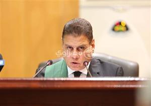 تأجيل إعادة محاكمة مرسي و25 آخرين بقضية "اقتحام السجون" لـ 21 أغسطس