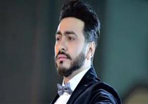 تامر حسني يرد على الانتقادات التي وجهت بعد تكريمه بهوليود