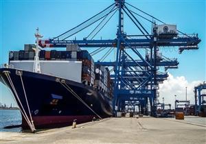 موانئ بورسعيد تستقبل 17 سفينة حاويات وبضائع