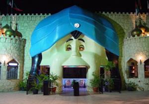 بالصور- كيف علق شباب على قرار إغلاق ملاهي السندباد؟