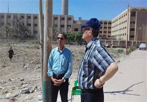 بالصور.. رفع الإشغالات على أرض مجمع تعليمي في المنيا