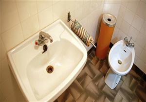 "مرحاض" يتسبب في طلاق سيدة