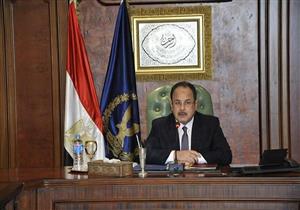 وزير الداخلية يوجه بسرعة ضبط سجينين هربا من سيارة ترحيلات طرة 