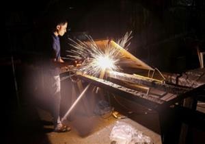 عباس يتعهد بمواصلة وقف تحويل المخصصات المالية عن غزة