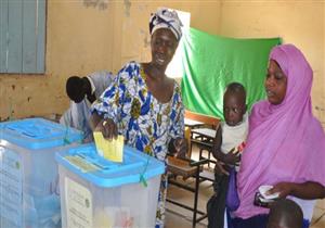 استفتاء موريتانيا يُلغي مجلس الشيوخ ويُغير العلم الوطني