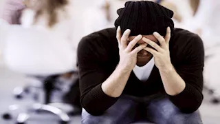 علامات خفية لاكتئاب الرجال.. يجب ألا تهمل