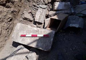 بالصور.. لجنة فنية تنهي فحص آثار خبّأها قروي بمنزله في المنيا