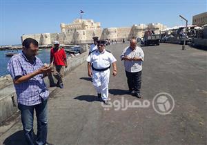 بالصور - إزالة التعديات على قلعة قايتباي.. والحى يعيد فتح الممشى للمارة