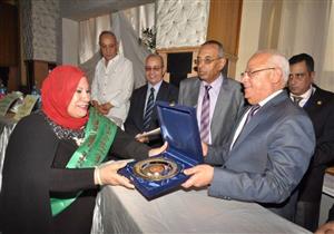 بالصور.. محافظ بورسعيد يكرم المعلمين المثاليين