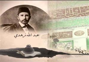 بالصور والفيديو: أسرار رحلة خطاط القرآن من الحرم النبوى إلى كسوة الحرم المكى