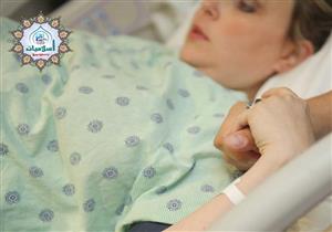 ماتت المرأة الحامل عند الولادة فما حكم غُسلها والصلاة عليها؟