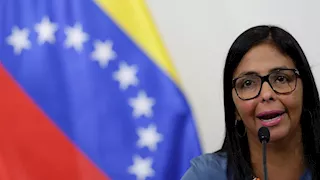 الرئيسة المؤقتة لفنزويلا تشكل لجنة للإفراج عن مادورو