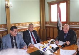 بالصور.. زمالة المعلمين تتلقى مظاريف مناقصة العمرة ابتداءً من 6 فبراير