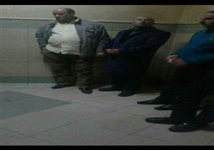 أول صورة لمحافظ المنوفية بالكلابشات