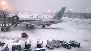 درجة الحرارة 24 تحت الصفر.. إلغاء 9 آلاف رحلة جوية في أمريكا |تفاصيل