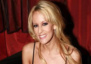 ممثلة أفلام إباحية تعيد سرد تفاصيل علاقتها مع ترامب