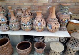 محافظة القاهرة تبحث إقامة معرض لعرض منتجات قرية الفواخير وتسويقها