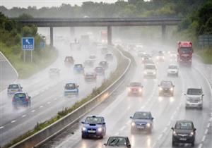 العاصفة "إليونور" تضرب شمال فرنسا والعاصمة باريس