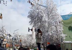 ثاني فتاة إيرانية تخلع حجابها وسط طهران