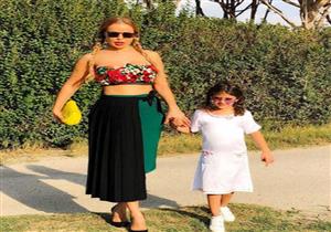 رولا سعد بإطلاله صيفية في جلسة تصوير جديدة  