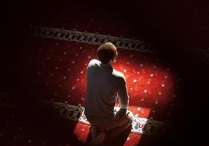 هل للدعاء قدرة على تغيير القدر وكشف البلاء؟.. أمين الفتوى يرد