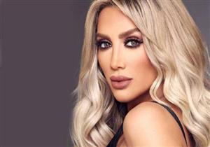 مايا دياب تشعل مسرح ملكة جمال لبنان بإطلالة سوداء مثيرة