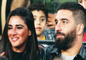 نجم برشلونة السابق يتحرش بفتاة ويكسر أنف زوجها.. ثم يطلب الصفح: اقتلني