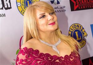 ندى بسيوني تشيد بالفنان التشكيلي جمال مليكة