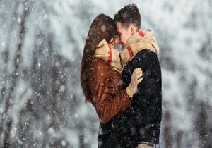 لماذا يرتبط الشتاء بالرومانسية؟.. سببان قد لا تعرفهما