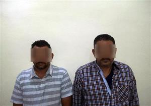 أوراق مزورة.. حيلة عصابة سرقة السيارات لبيع مسروقاتهم –(صور)