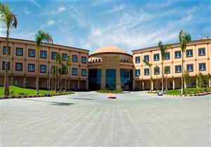 وفد المؤسسة الملكية البحرينية يزور مستشفى الأورام بالأقصر