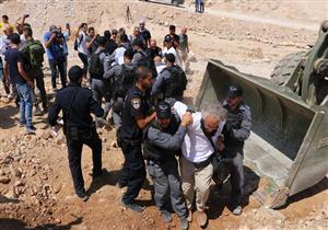 القوات الإسرائيلية تعتدي على معتصمي الخان الأحمر