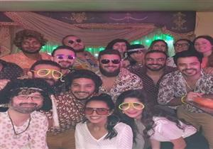 بالصور.. أمير شاهين بـ"الشارلستون" بحفل من السبعينيات