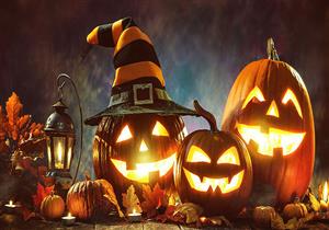 مهرج وساحر ورجل دين..  أزياء مشاهير العالم في "هالوين" العام الماضي 