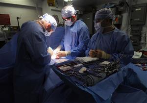 استئصال ورم يزن 11 كيلو من مريض في المنيا.. (صور)