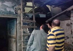 بعد انهياره جزئيًا.. إخلاء عقار بحي الشرابية من السكان